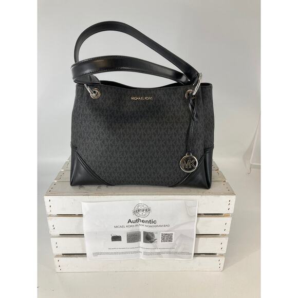 MICHAEL KORS, LARGE BLACK SIGNATURE LEATHER SHOULDER BAG - Picture 1 of 16